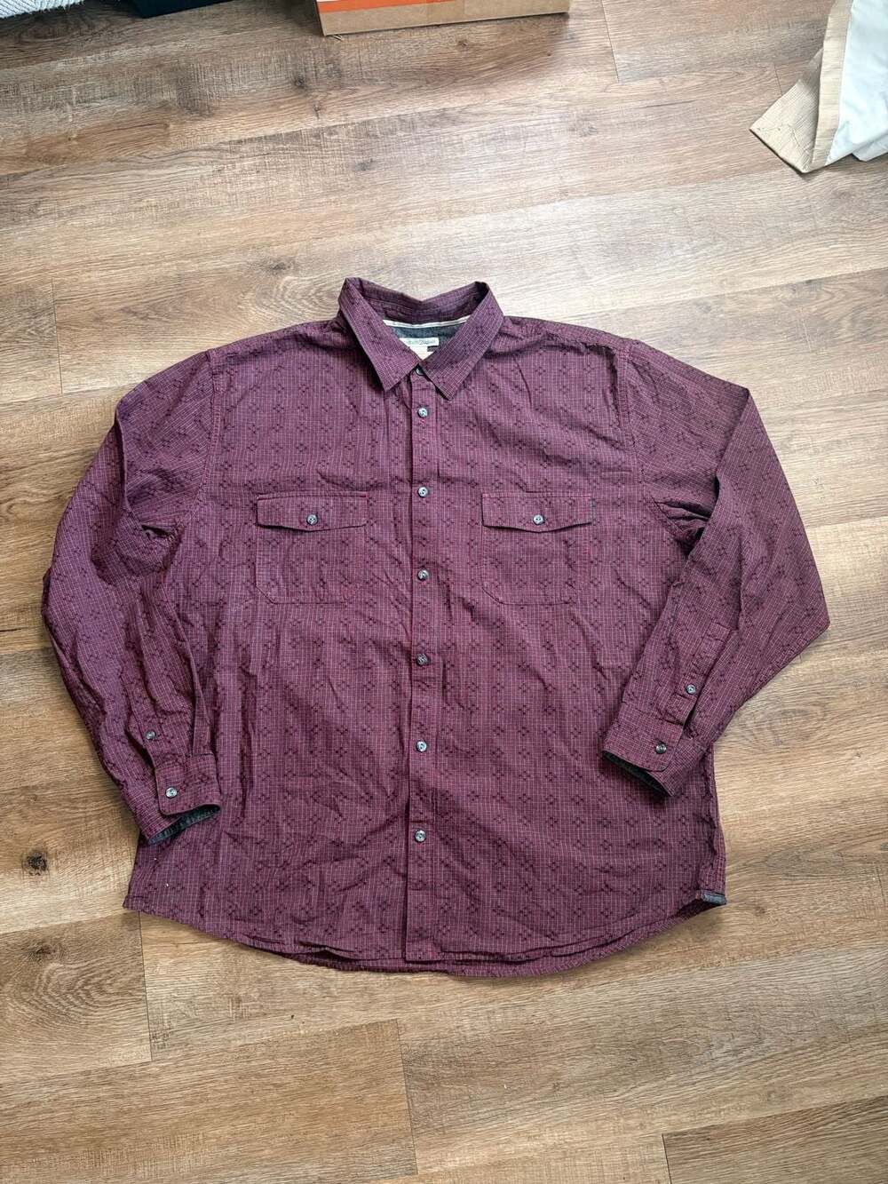 Carbon 2 Cobalt Men's XL maroon Black gray Geometric Textured  Button Up Shirt